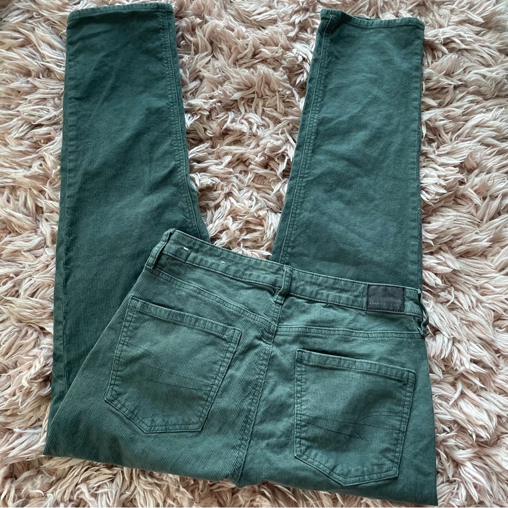 American Eagle Army Green Corduroy Mom Straight‎ Jeans - Picture 6 of 6